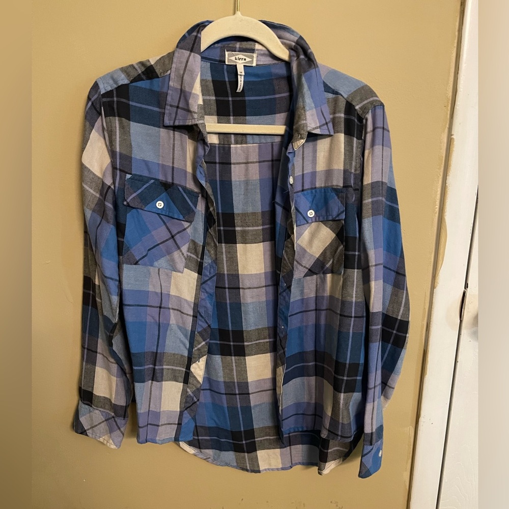 Kirra long sleeve button down plaid shirt in size medium